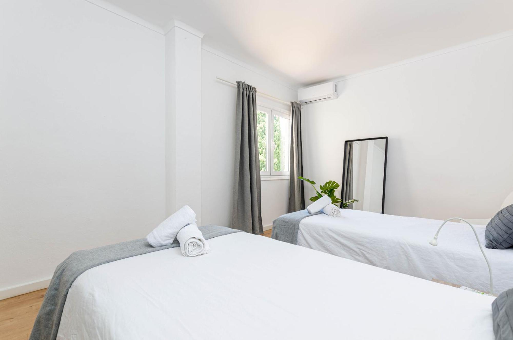 Port Apartments Пуерто де ла Аркудия Екстериор снимка